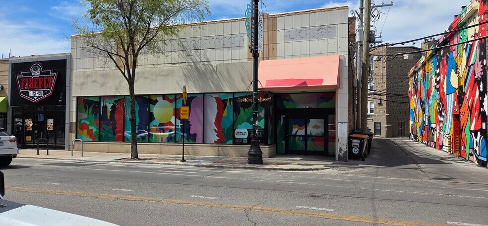 More Photos Of 2414 N Lincoln Ave, Chicago Drugstore For Lease