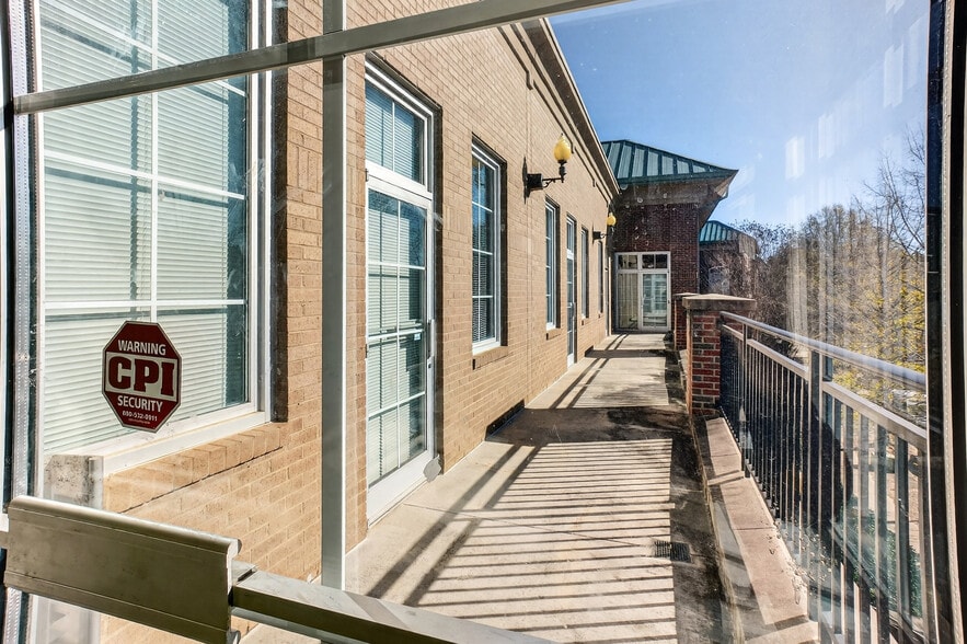 More Photos Of 10210 Berkeley Place Dr, Charlotte Storefront Retail Office For Lease