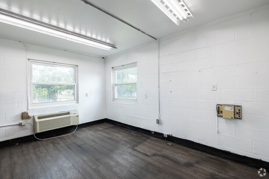 More Photos Of 3501 Edwin Ave, Savannah Truck Terminal For Sale