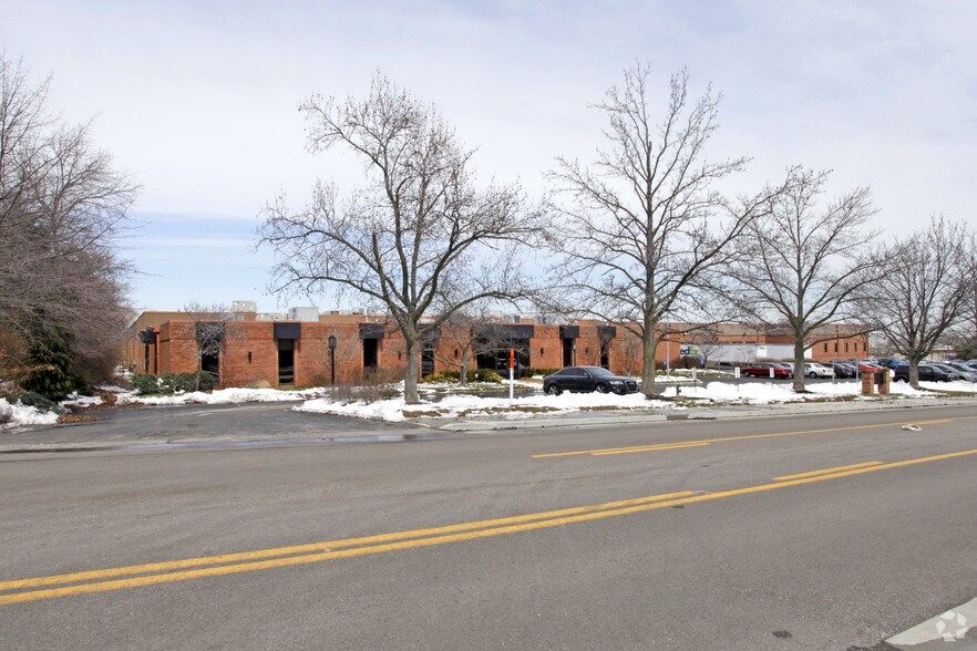 More Photos Of 9383-9387 Dielman Industrial Dr, Olivette Distribution For Lease