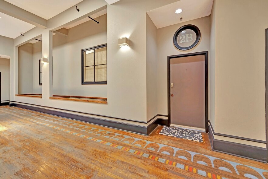 More Photos Of 2119 Strand St, Galveston Freestanding For Sale