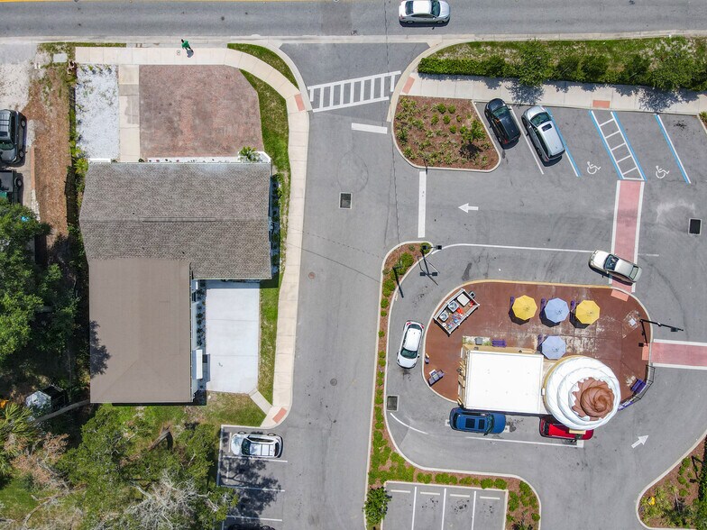 More Photos Of 507 East St, Longwood Office Residential For Lease