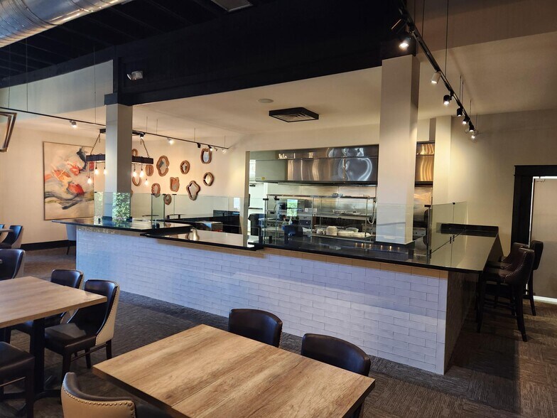 More Photos Of 250 Bordeaux Dr, Thomson General Retail For Sale