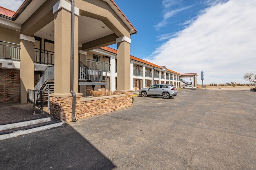 More Photos Of 1809 N 16th St, Wheatland Hotel For Sale