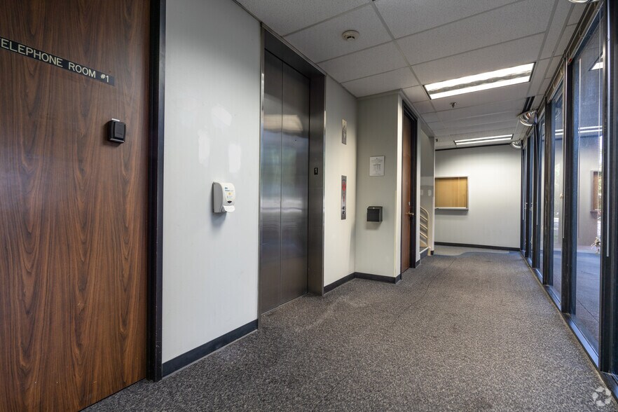 More Photos Of 600 Gemini St, Houston Office For Lease