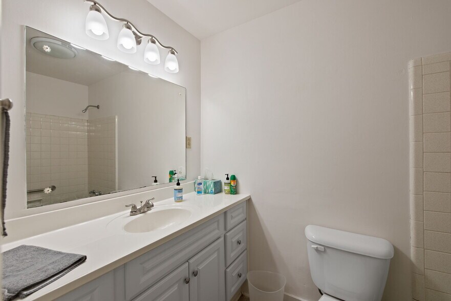More Photos Of 1556 Highway 29 N, Newnan Office Residential For Sale