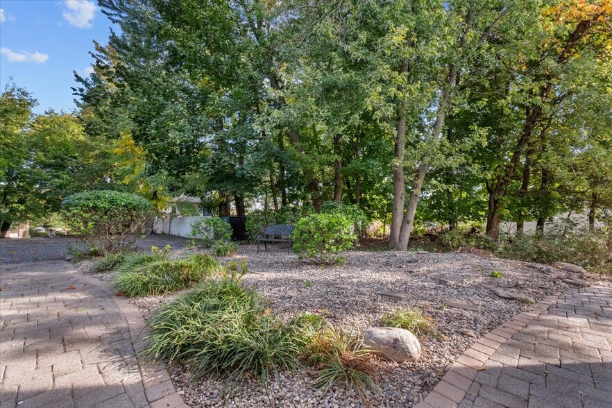 More Photos Of 10 Burnside Ave, Congers Apartments For Sale