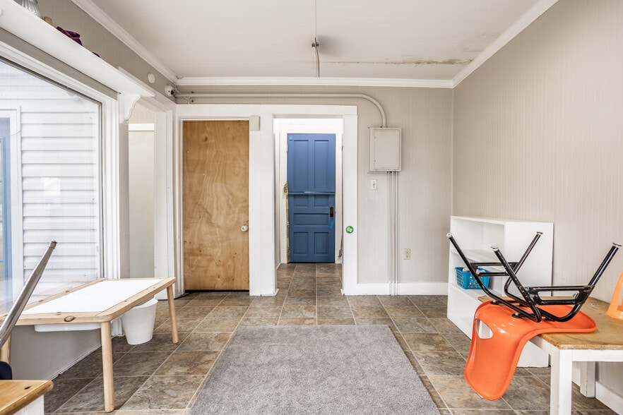 More Photos Of 7507 Michigan Rd, Indianapolis Daycare Center For Sale