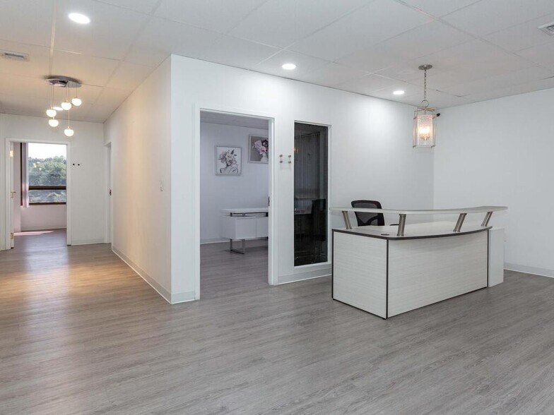 More Photos Of 449 Silas Deane Hwy, Wethersfield Medical For Lease