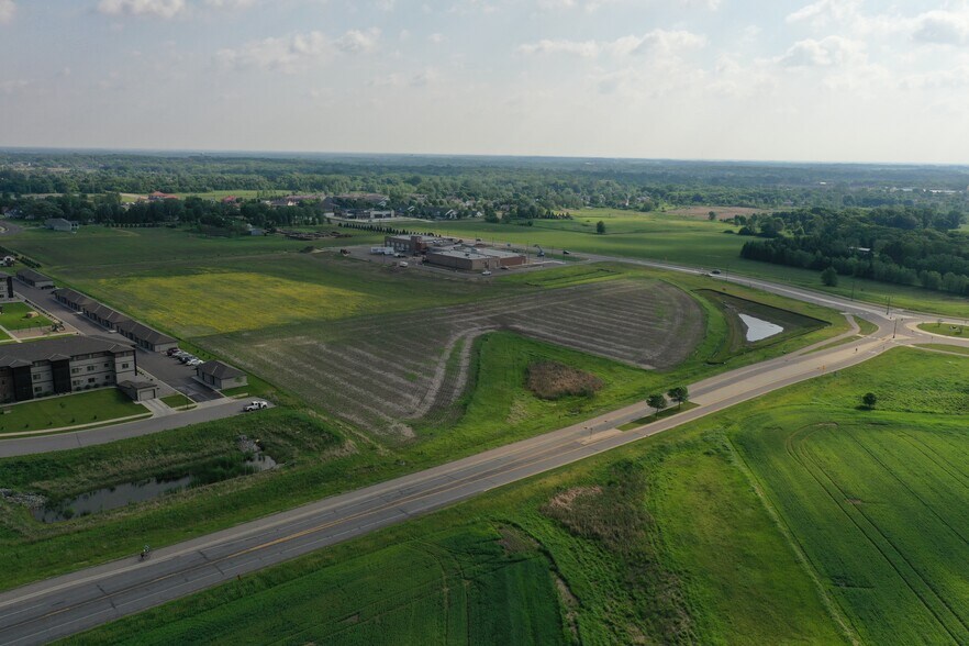 More Photos Of 1226 3rd St S, Sartell General Retail For Lease