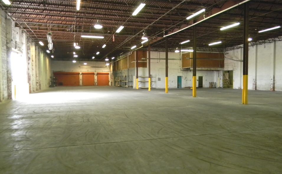 More Photos Of 902 Cooke Ave, Norfolk Distribution For Lease