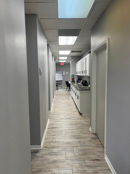 More Photos Of 406 Turtle Creek Dr, Shreveport Office For Sale