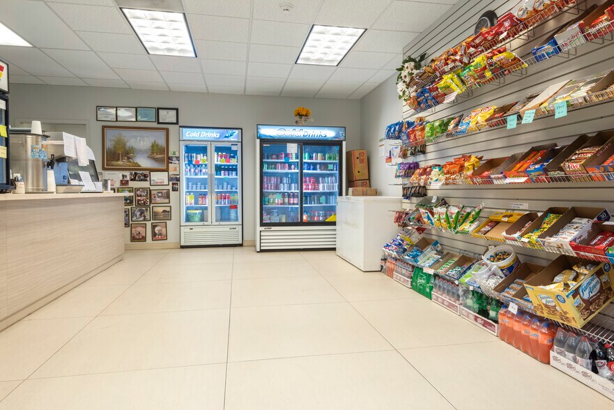 More Photos Of 5310 Harvest Hill Rd, Dallas Office For Lease