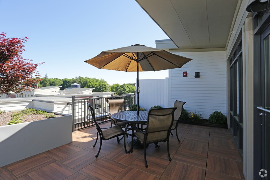 More Photos Of 77A Excelsior Ave, Saratoga Springs Apartments For Lease