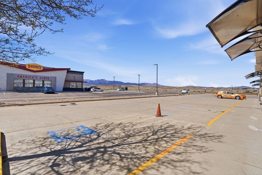 More Photos Of 626 W 1400 N, Beaver Hotel For Sale