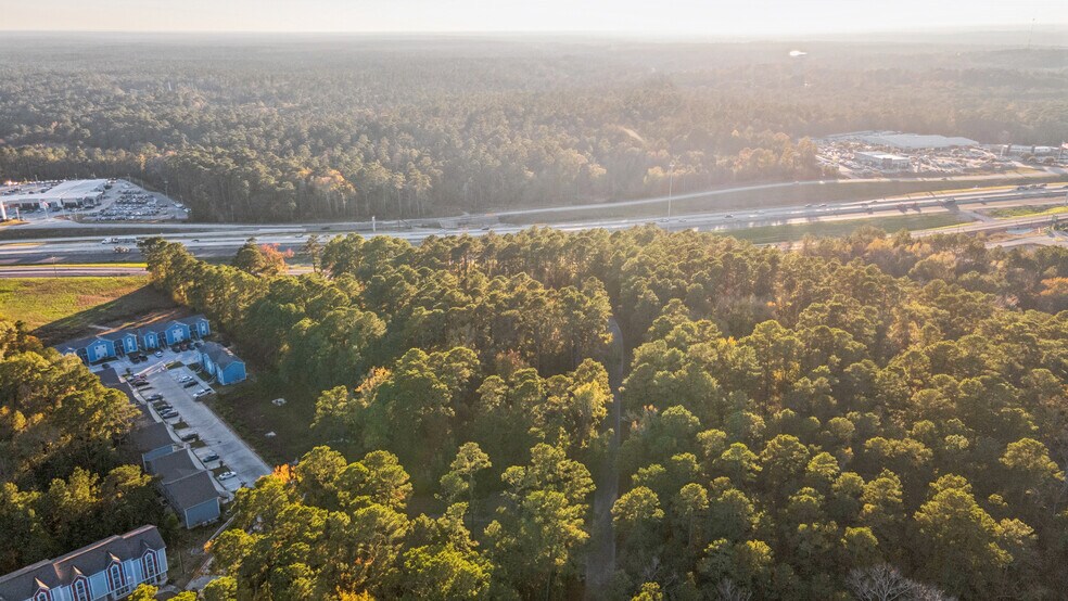 More Photos Of 844 Interstate 45, Huntsville Land For Lease