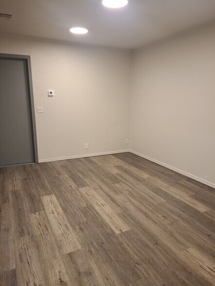 More Photos Of 9714-9748 E 55th Pl, Tulsa Light Manufacturing For Lease