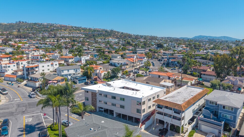 More Photos Of 202 S Calle Seville, San Clemente Apartments For Sale