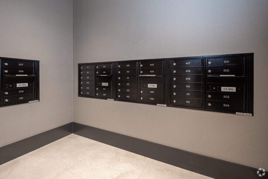 More Photos Of 871 N Franklin St, Chicago Apartments For Lease