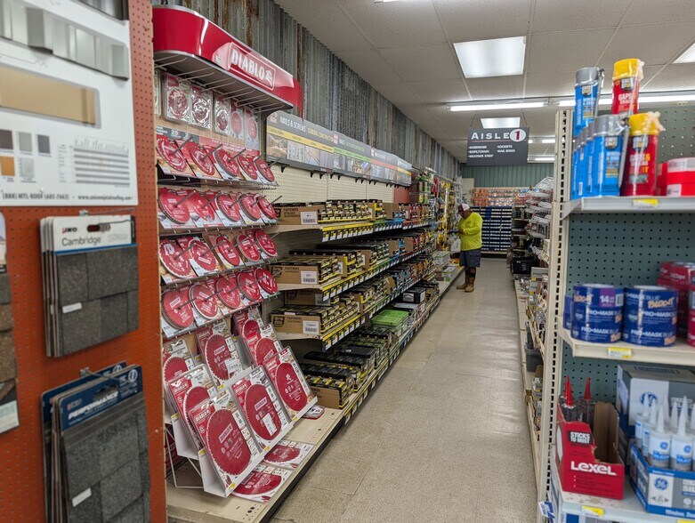 More Photos Of 612 Ball Street, Perry Storefront Retail Office For Sale