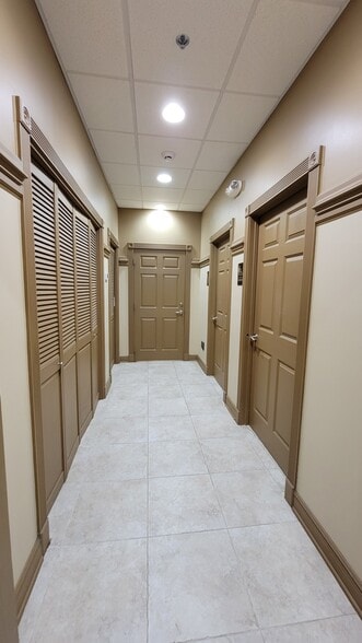 More Photos Of 8725 Youngerman Ct, Jacksonville Warehouse For Lease