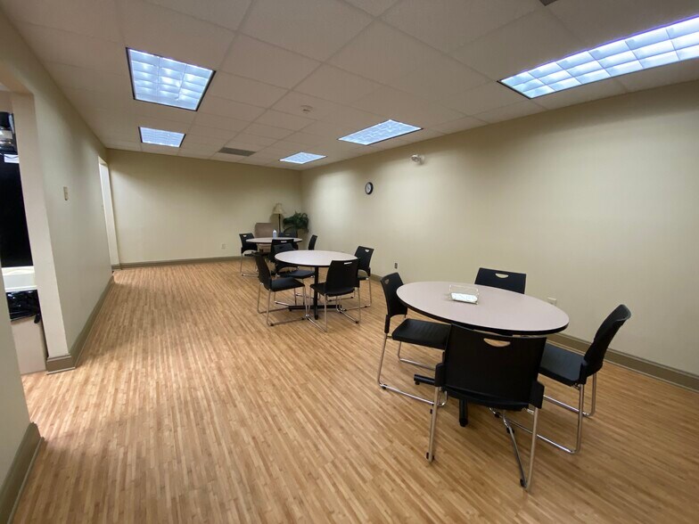 More Photos Of 350 Butler Ave, New Britain Office For Lease