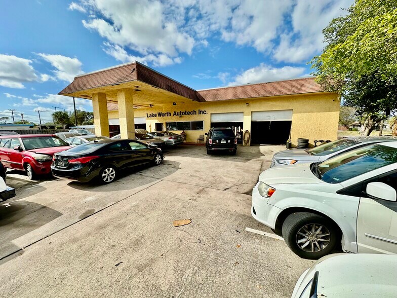 More Photos Of 901 S Dixie Hwy, Lake Worth General Retail For Sale