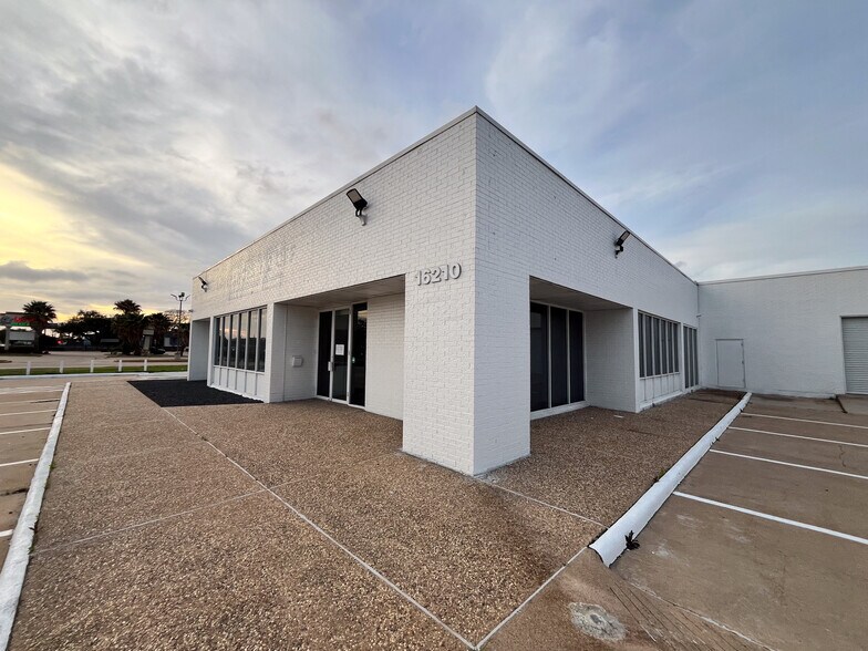 More Photos Of 16210 Clay Rd, Houston General Retail For Sale
