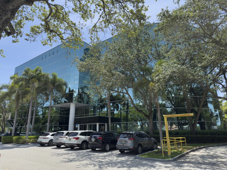 More Photos Of 6400 N Andrews Ave, Fort Lauderdale Office For Lease