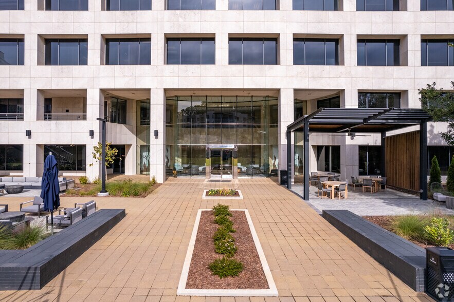 More Photos Of 5511 Capital Center Dr, Raleigh Office For Lease