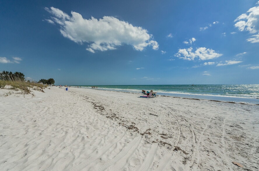 More Photos Of 12100 Gulf Blvd, Treasure Island Hotel For Sale