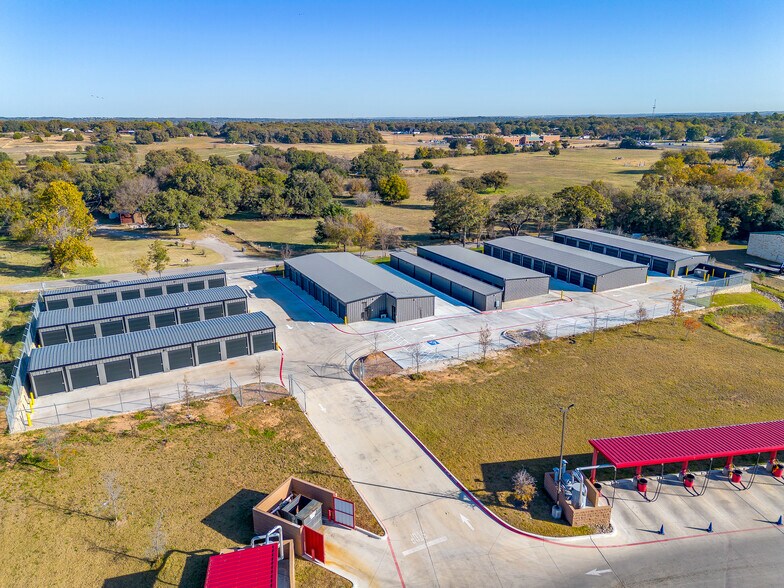 More Photos Of 1321 Kerry ln, Azle Industrial For Sale