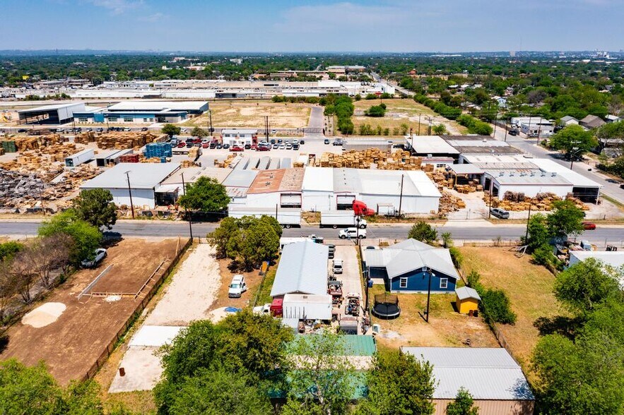More Photos Of 514 Merida St, San Antonio Land For Lease
