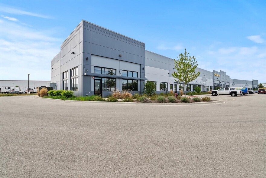 More Photos Of 1414-1440 Bolingbrook Dr, Romeoville Industrial For Sale