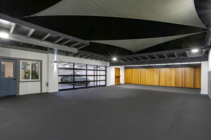 More Photos Of 1217 S Railroad Ave, San Mateo Showroom For Sale