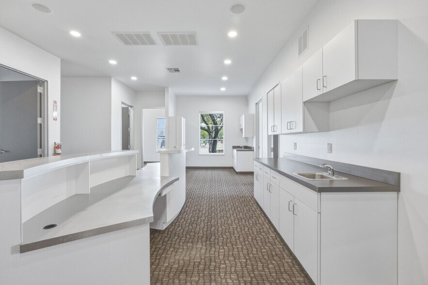 More Photos Of 12171 W Parmer Ln, Cedar Park Medical For Lease