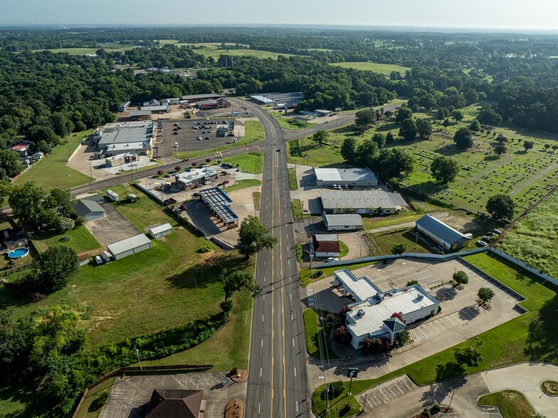 More Photos Of 109 S Greer Blvd, Pittsburg Carwash For Sale