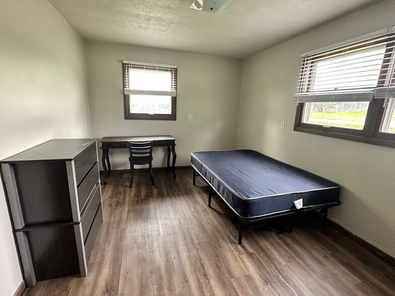 More Photos Of 506 N Linden St, Normal Apartments For Sale