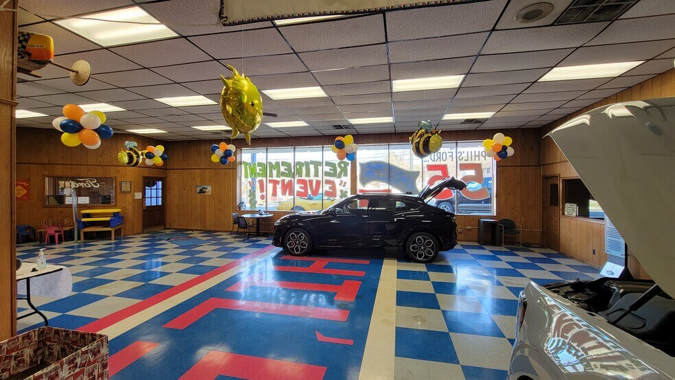 More Photos Of 255-257 E Main St, Port Jervis Auto Dealership For Lease