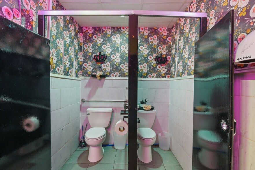 More Photos Of 727 Cranston St, Providence Bar For Sale