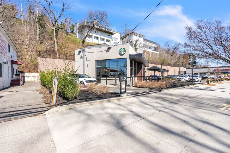 More Photos Of 1689 Richmond Rd, Staten Island Fast Food For Lease