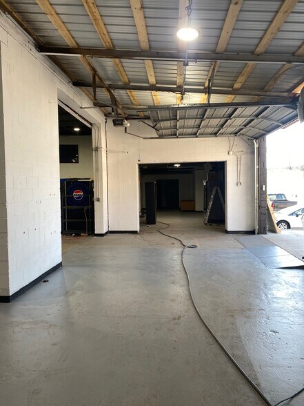 More Photos Of 602 Burns Street, Cincinnati Warehouse For Lease