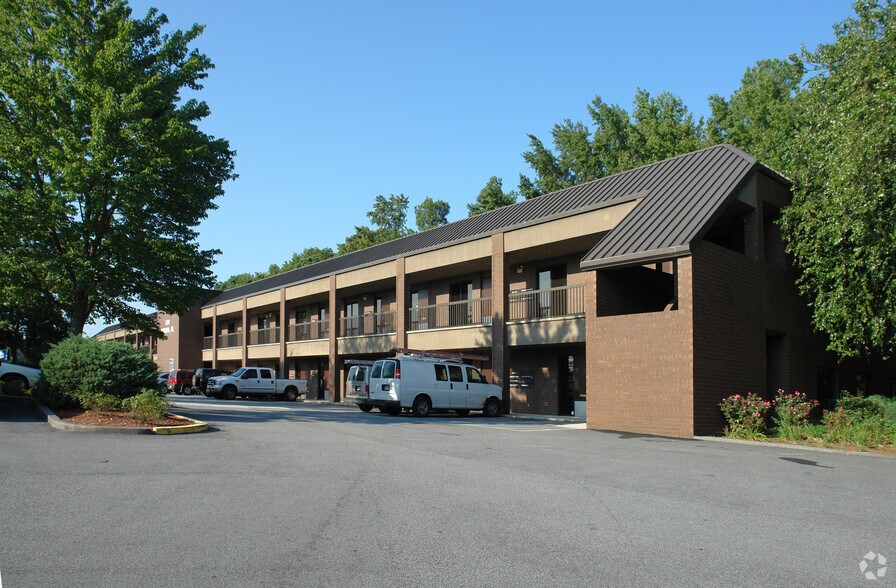 More Photos Of 5300 Memorial Dr, Stone Mountain Office For Lease