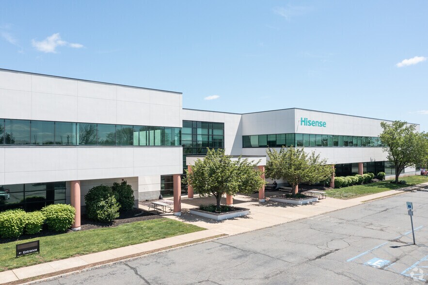 More Photos Of 5000 Hadley Rd, South Plainfield Office For Lease