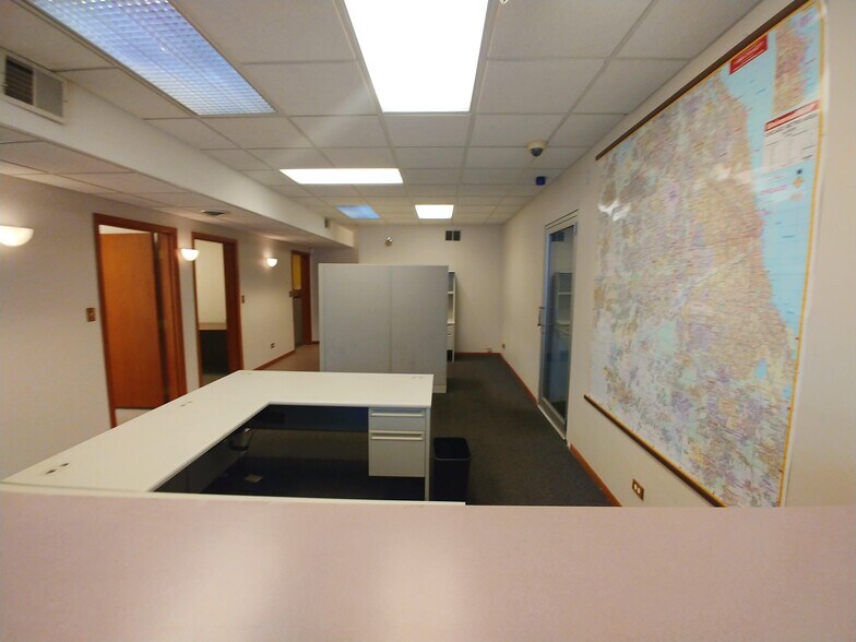 More Photos Of 10448 Kedzie, Chicago Office For Sale