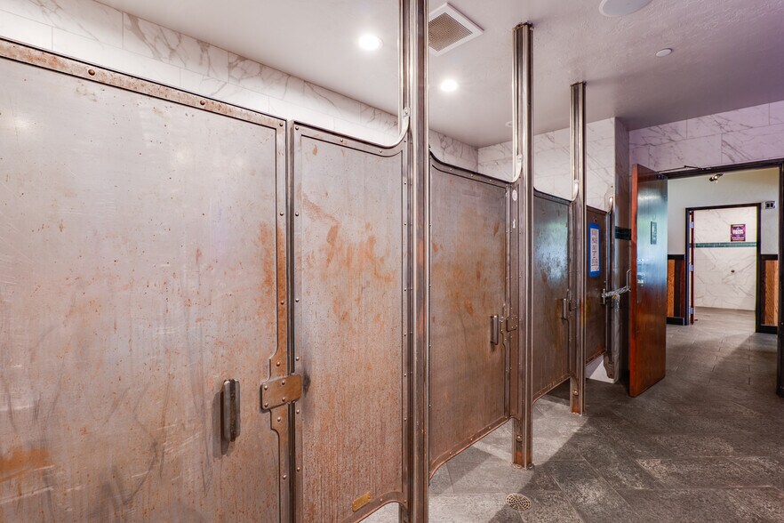 More Photos Of 844 Olive St, Eugene Restaurant For Lease