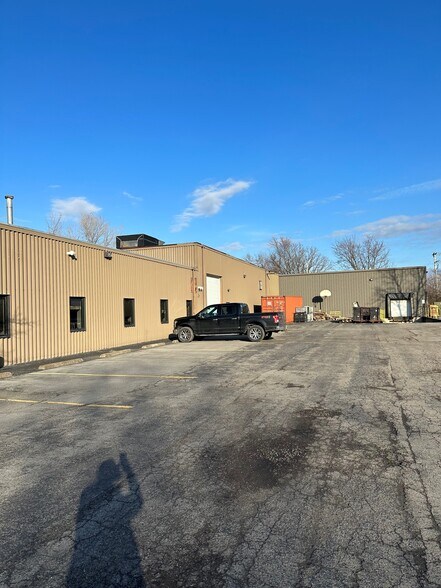 More Photos Of 6125 Lendell Rd, Sanborn Manufacturing For Lease