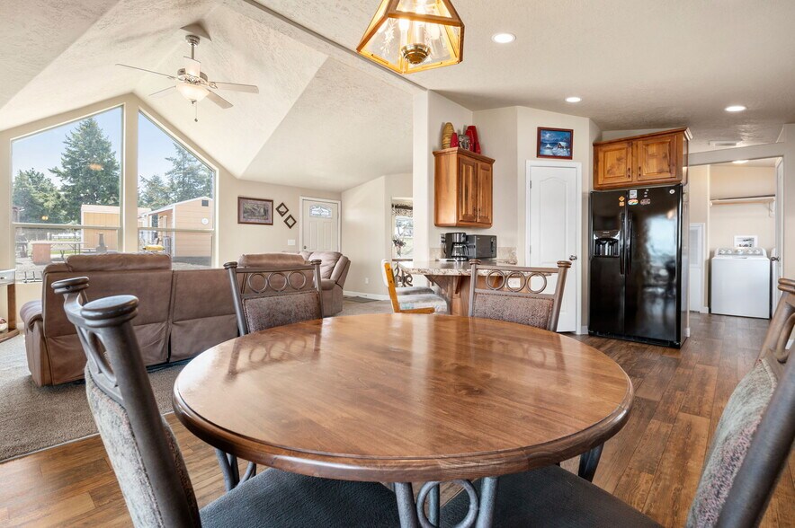 More Photos Of 110 Seubert Heights Dr, Cottonwood Trailer Camper Park For Sale