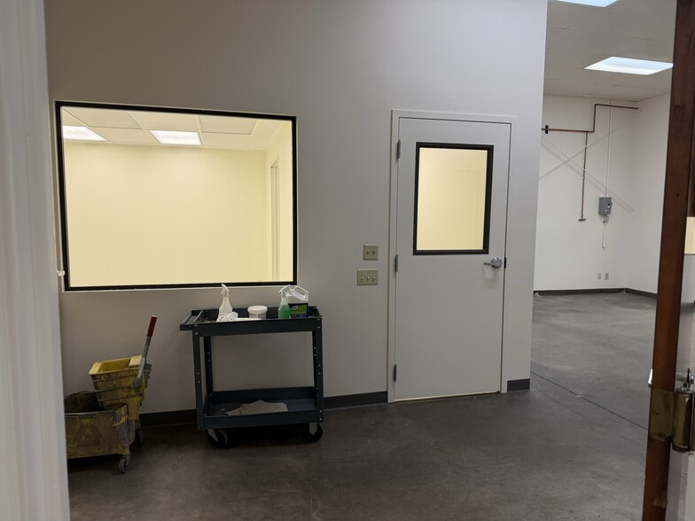 More Photos Of 536 Hi Tech Pky, Oakdale Warehouse For Sale