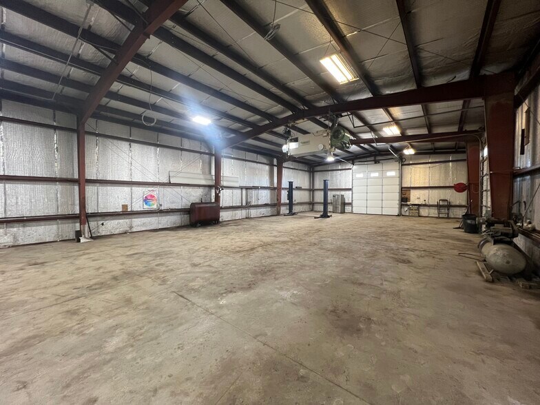 More Photos Of 1445 Calcon Hook Rd, Sharon Hill Warehouse For Lease
